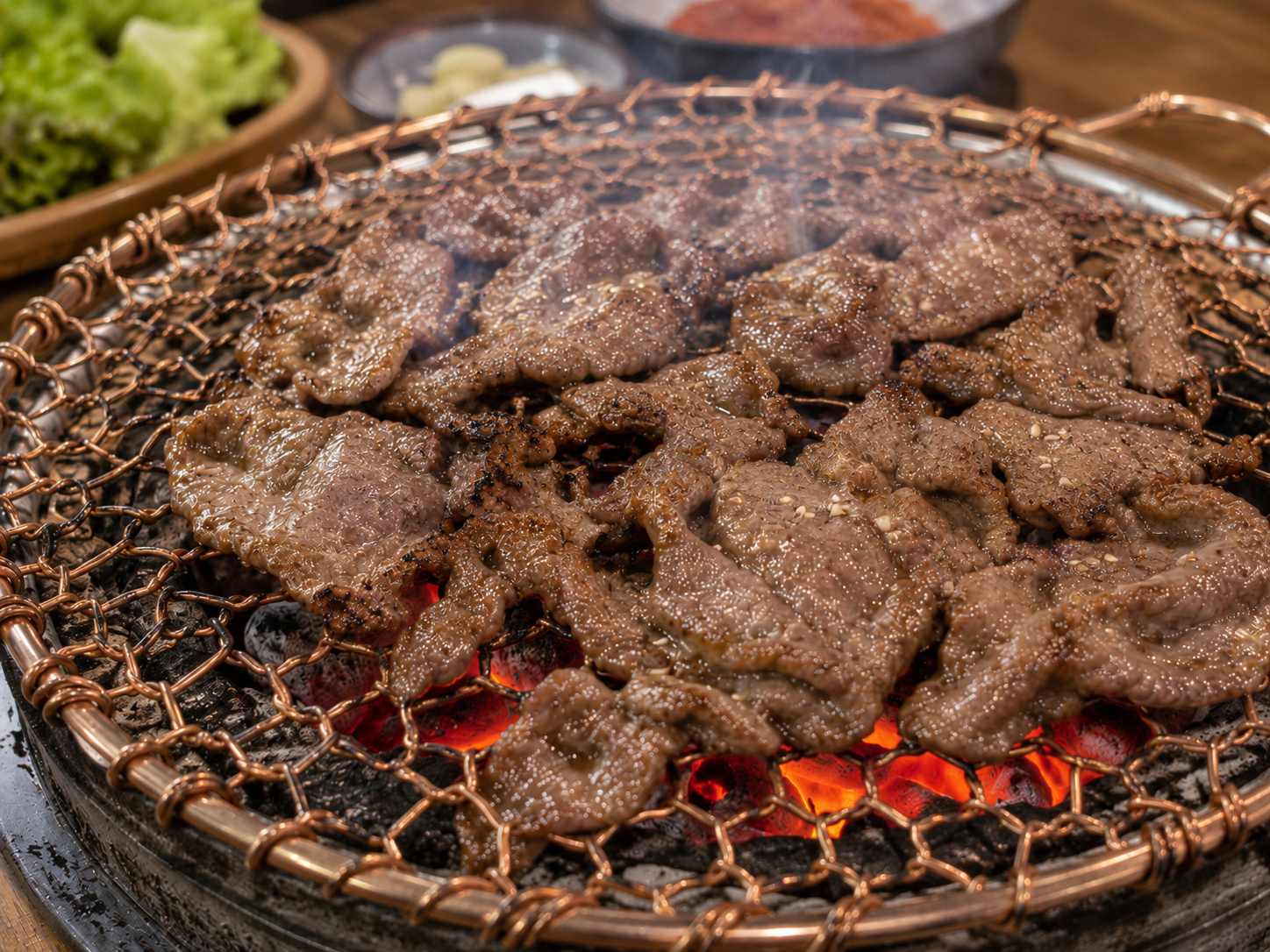광양불고기 특화거리의 참숯불구이와 서천변 음식거리 분위기